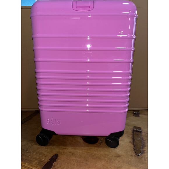 BEIS The Carry-On Roller Luggage in Berry Glossy LIMITED EDITION SOLD OUT PINK - Picture 5 of 11